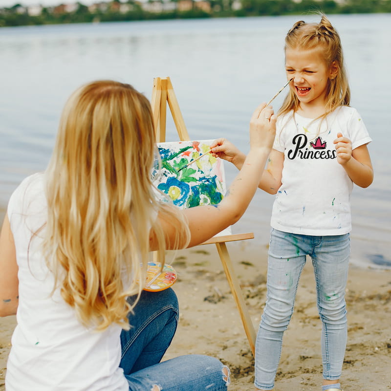 Kraliçe Anne ve Prenses Kızı Tasarımlı Anne Kız Tişört Kombini - %100 Pamuklu Kumaş