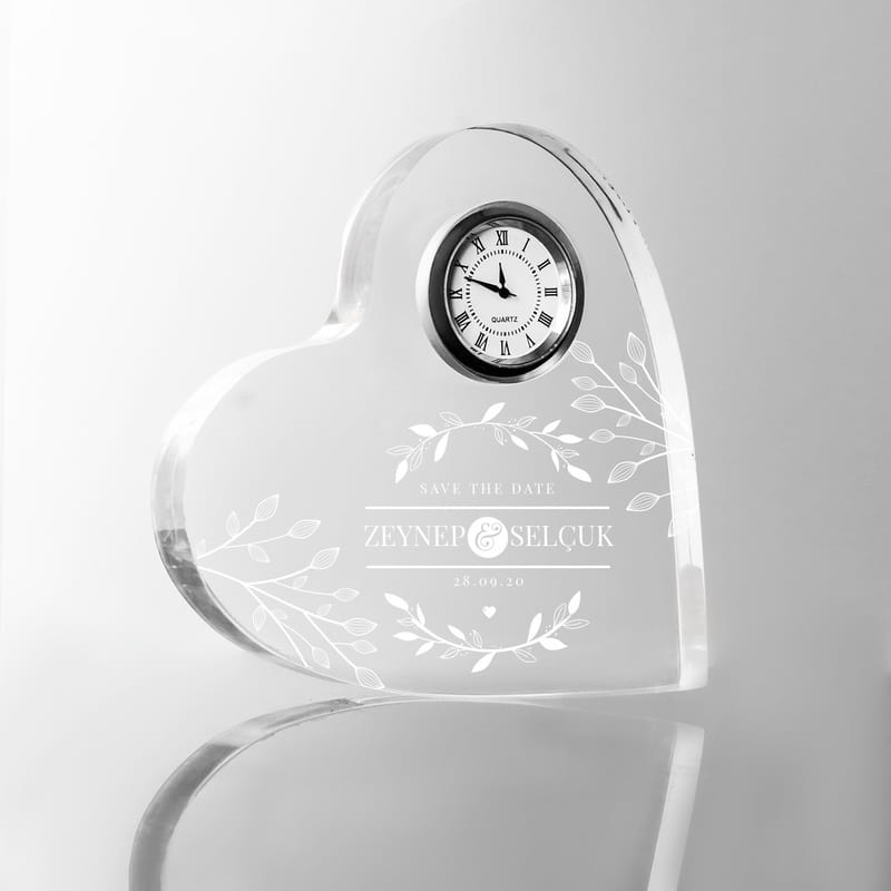 Sevgiliye Hediye İsim ve Tarih Yazılı Kalp Saat