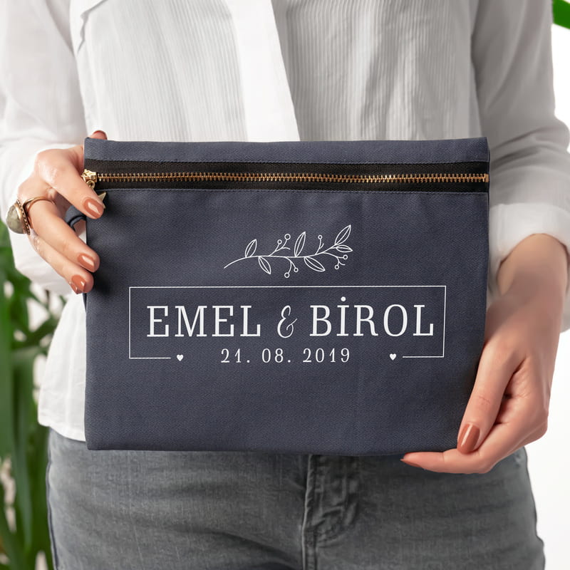 Yıldönümü Hediyesi İsim ve Tarih Yazılı Kanvas Makyaj Çantası