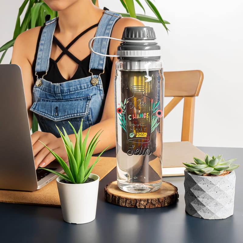 Görmek İstediğin Değişim Ol Mottolu Detoks Süzgeçli Matara