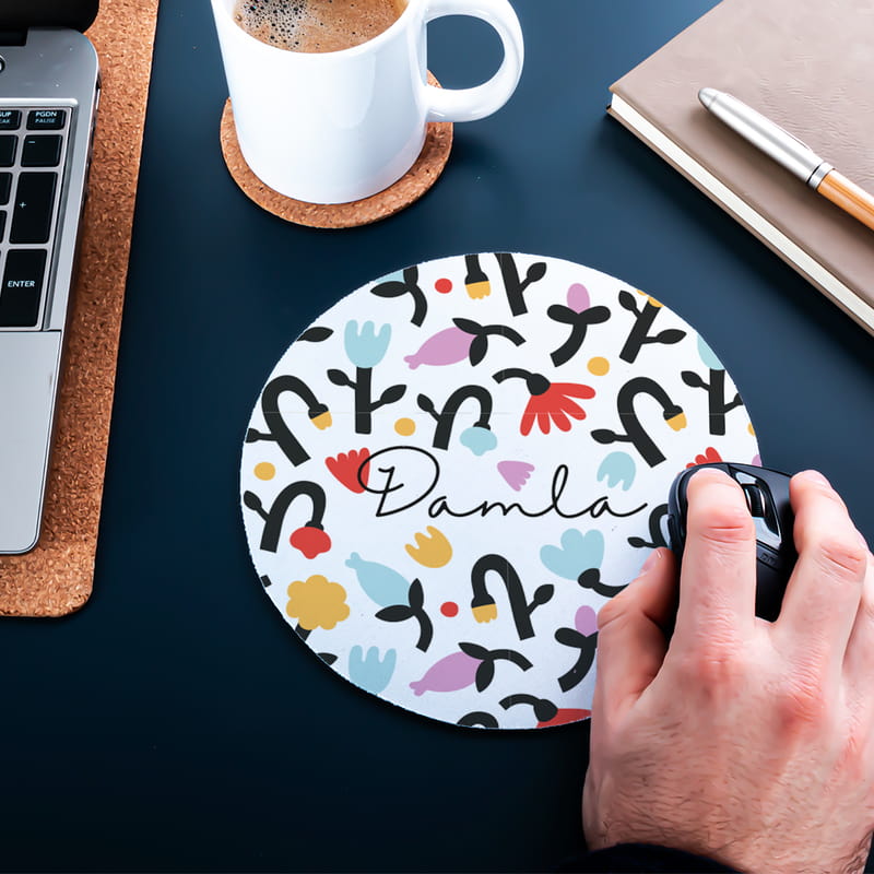 İsim Yazılı Çiçek Desenli Yuvarlak Mouse Pad