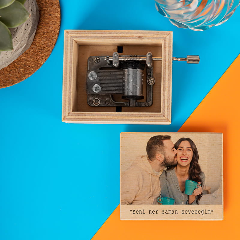 Sevgiliye Hediye Fotoğraf Baskılı Ahşap Müzik Kutusu
