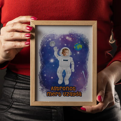 Erkek Çocuğa Hediye Astronot Tasarımlı Ahşap Dekoratif Lamba