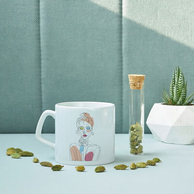 Line Art Düşünen Kız Tasarımlı Porselen Kupa