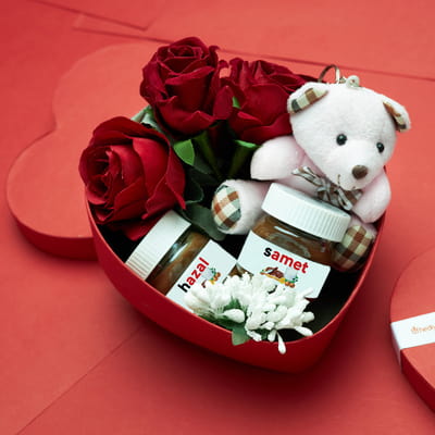 Sevgiliye Kalpli Hediye Kutusu - Kişiye Özel Gül ve Nutella Hediye Kutusu