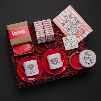 Aşk Bazen Konseptli Romantik Hediye Kutusu