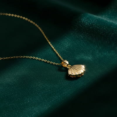 İstiridye Tasarımlı Zarif Kolye