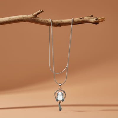 Kedili Düş Zarif Kadın Kolye