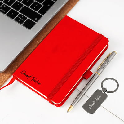 Kişiye Özel Kırmızı Şık Kutulu Defter Kalem Anahtarlık Seti
