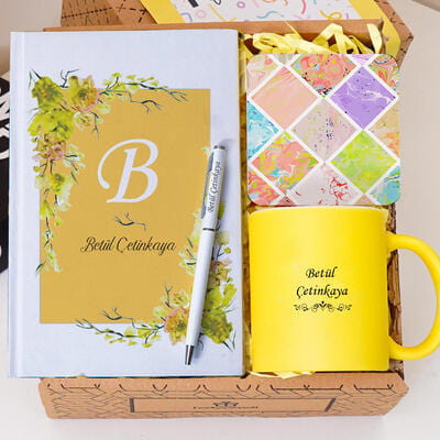 Kişiye Özel Renkli Defter Sarı Kupa Bardak Tükenmez Kalem Hediye Seti
