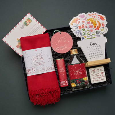 Mutlu Yıllar Hediye Kutusu