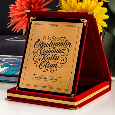 Öğretmenler Gününüz Kutlu Olsun İsimli Plaket