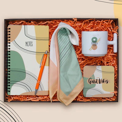 Özel Tasarım Fular Ahşap Defter Tükenmez Kalem Fincan ve Altlığı Hediye Kutusu