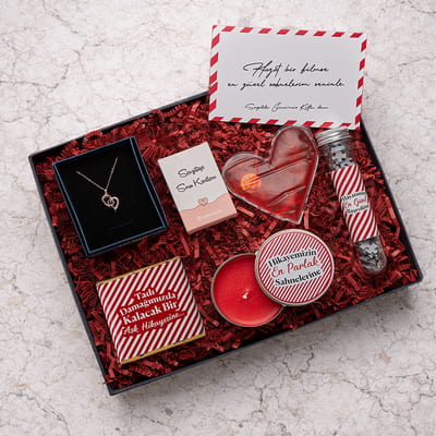 Sevgiliye Kalpten Hediye Kutusu - 100 Dilde Seni Seviyorum Kolye