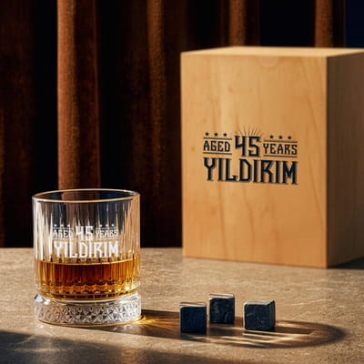 Doğum Günü İsme Özel Ahşap Kutulu Viski Kadeh Seti - Tasarım Seçenekli