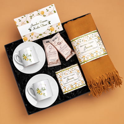 Kahve Sever Anneye Kişiye Özel Fincanlı Hediye Kutusu