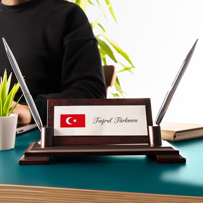 Türk Bayraklı Kişiye Özel Masaüstü İsimlik
