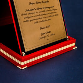 Emekli Olan Personele Emeklilik Hediyesi Firma Logolu Plaket