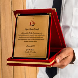 Emekli Olan Personele Emeklilik Hediyesi Firma Logolu Plaket